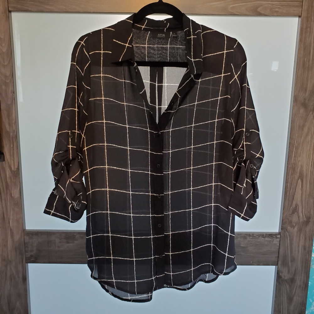 Apt 9 button up